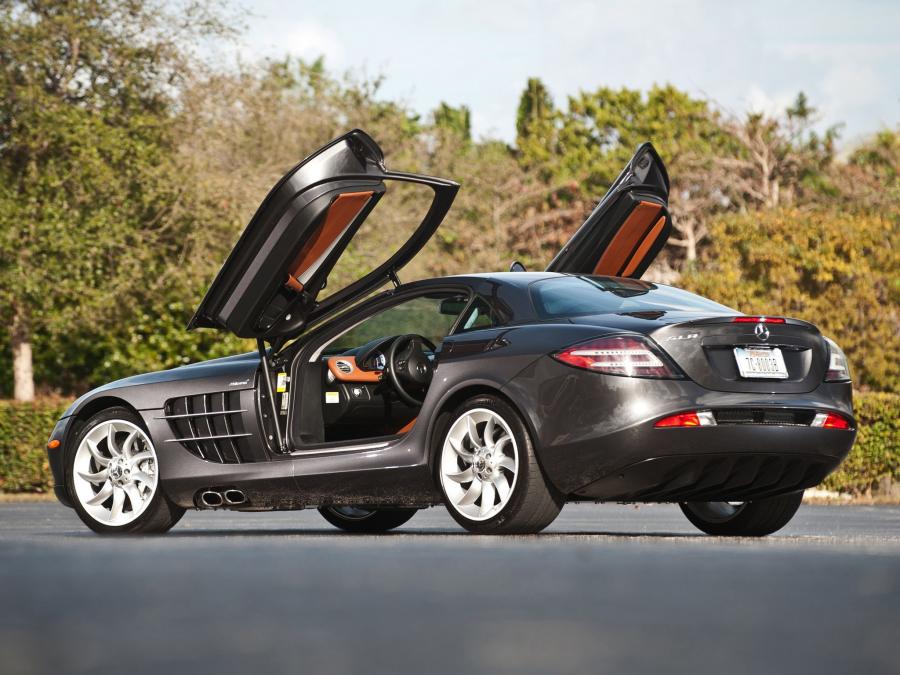  Mercedes-Benz SLR McLaren 2004 года  (US) (фото 13 из 22)